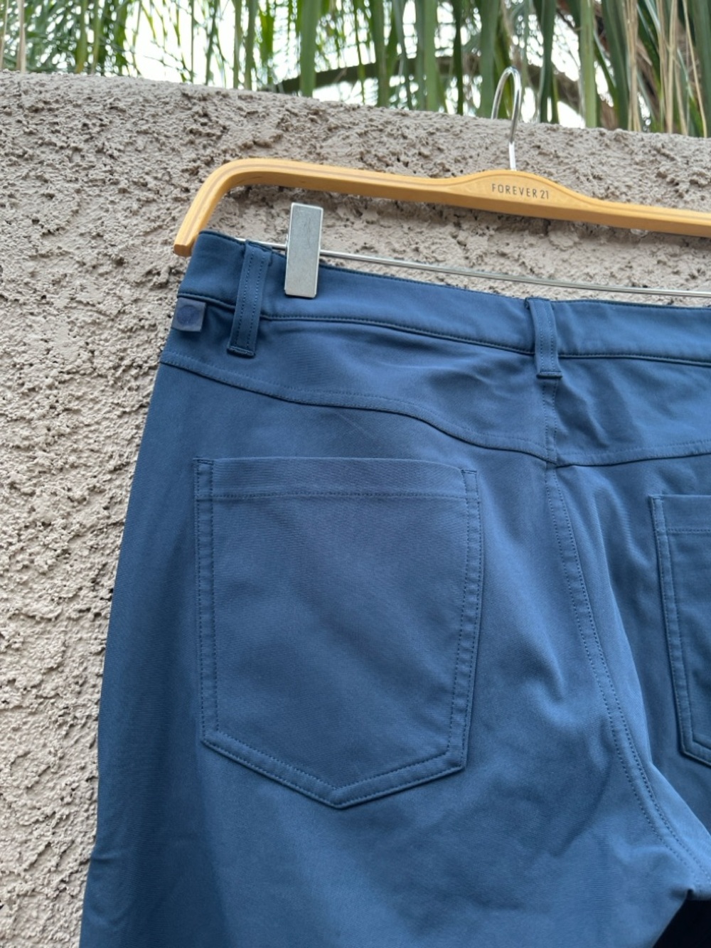 Lululemon ABC 5 pocket pant 31x33 - Picture 5 of 6